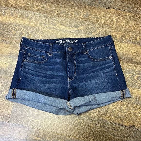 American Eagle Outfitters 360° Super Stretch Midi Roll Cuff Denim Shorts Size 14 - Picture 1 of 8